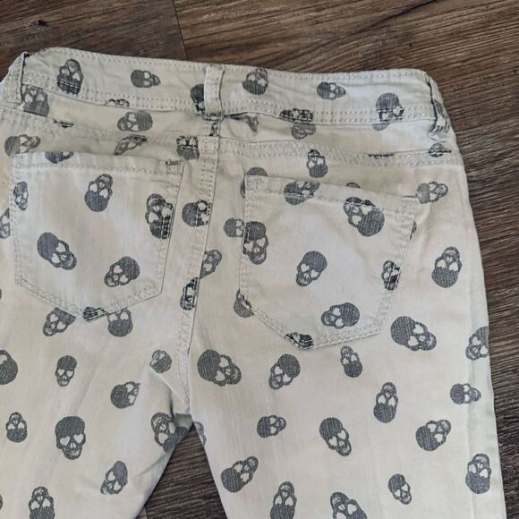 No Boundaries Gray & Black Skull Print Skinny Jeans Size 3 - Picture 4 of 7